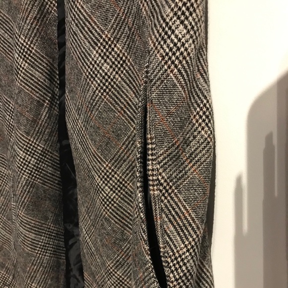 Women's Cape - Picture 8 of 9